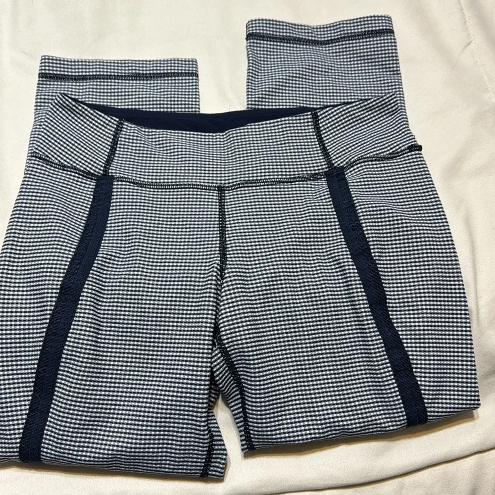 Lululemon crops